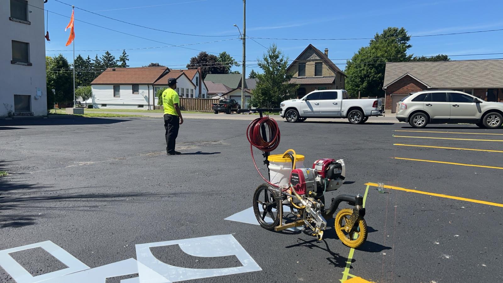 Inspecting parking lines